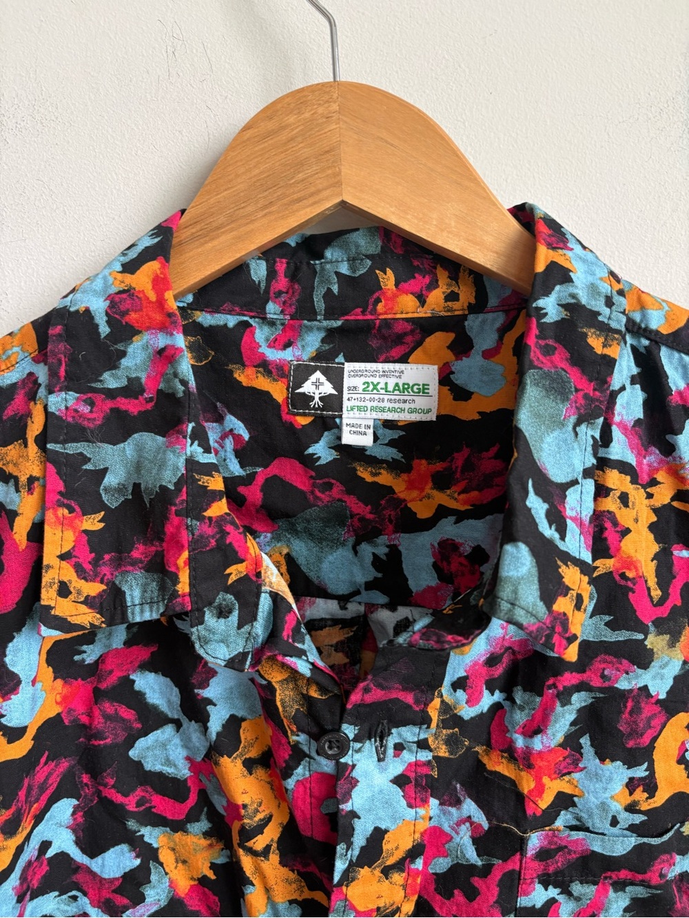 LRG Lifted Research Group Short Sleeve Shirt 2X - Picture 3 of 6